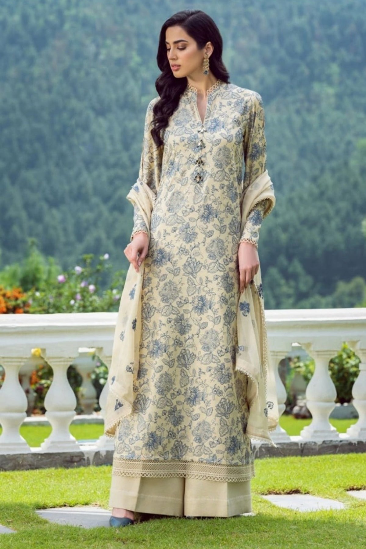 Lawn Brands Lawn Suits With Prices Bareeze 3PC Embroidered Lawn
